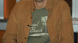 Eine braune Wildlederjacke
