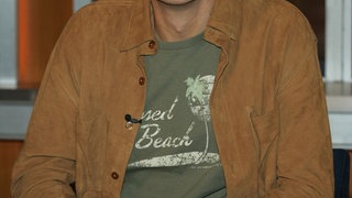 Eine braune Wildlederjacke