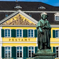 Die Beethoven-Statue vor dem alten Bonner Postamt