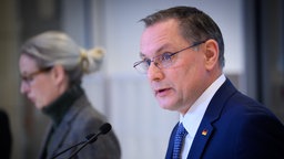 Tino Chrupalla (AfD) im Vordergrund, Alice Weidel (AfD) im Hintergrund