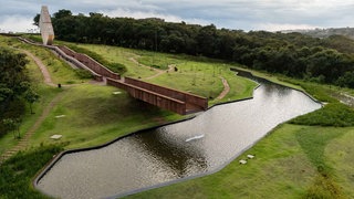 Die neue Gedenkstätte Brumadinho erinnert an die Opfer des Dammriss im Januar 2019.