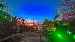 Bunte Lichter beim Robodonien-Festival. Das Festival findet vom 7.–9. und vom 14.-16. November 2025 statt.
