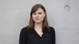 Nora Zabel beschreibt in ihrem Buch "Vereint in Zerrissenheit" die ostdeutsche Generation Z