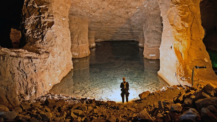 Gefährlicher Abstieg: Hüttenbläserschachthöhle