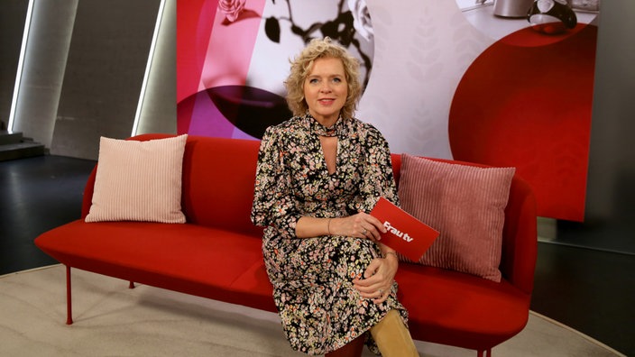 Lisa Ortgies im Studio von "Frau tv".