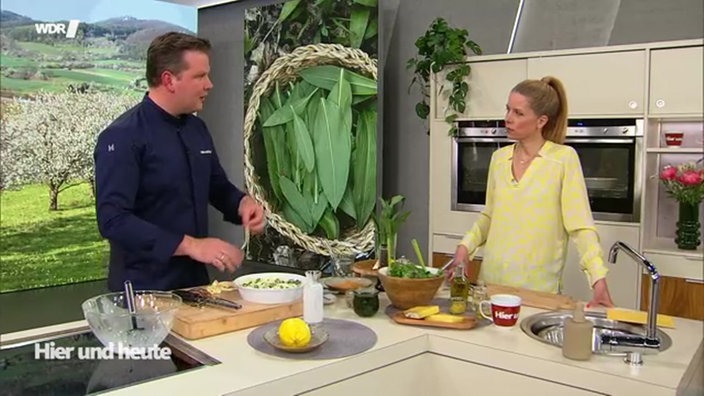 Bärlauch-Quiche mit Wildkräutersalat