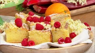 Rhabarber-Himbeer-Becherkuchen