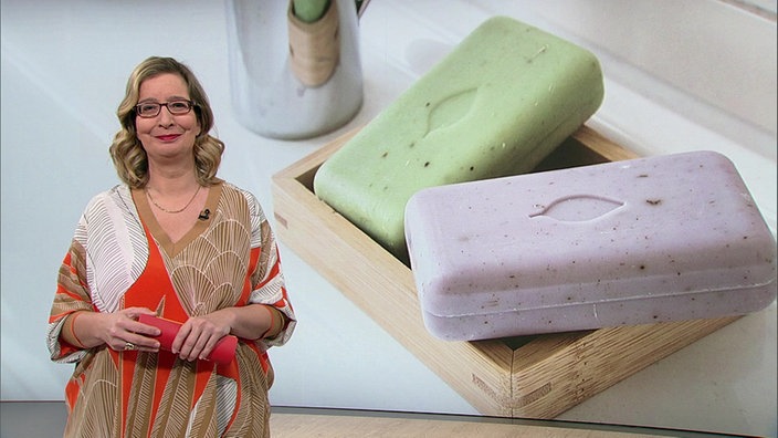Moderatorin Yvonne Willicks im Servicezeit Studio
