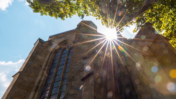 Lichtreflexe an der evangelische Antoniterkirche in der Schildergasse.