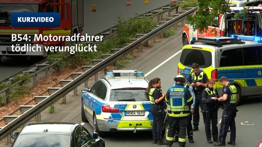 Auf der B54 in Dortmund ist am Sonntagmittag ein Motorradfahrer tödlich verunglückt | Video | TN