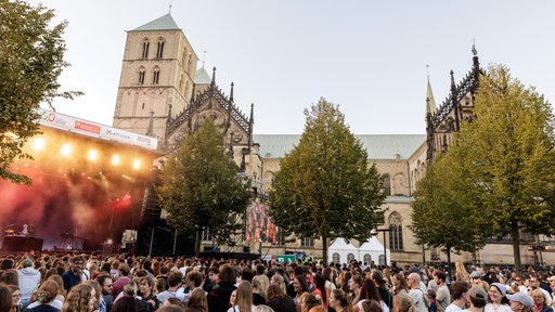 Konzerte im Rahmen der Feierlichkeiten zum 80. Landesjubiläum in auf dem Domplatz in Münster