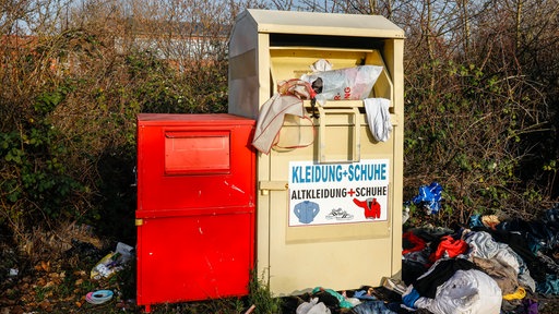 Altkleidercontainer-Chaos in NRW