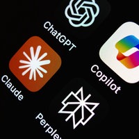 Icons für die Apps von ChatGPT, Copilot, Claude und Perplexity