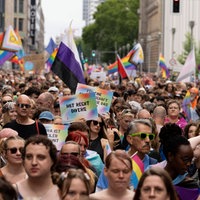 Menschen auf dem CSD in Berlin