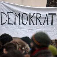 Demokratie-Banner bei einer Fridays for Future-Demonstration