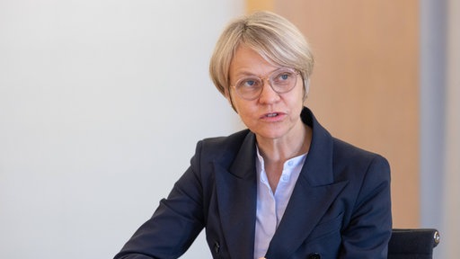 Dorothee Feller, CDU, Ministerin für Schule und Bildung, NRW