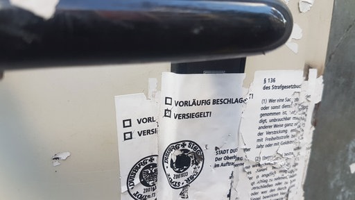 Beschlagnahmung einer Problemimmobilie in Duisburg durch Taskforce (Symbolbild)