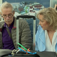 Ehepaar Nitz am Flughafen Düsseldorf