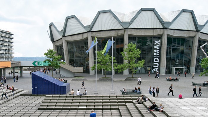 Eingangsportal der Audimax der Ruhr-Uni Bochum