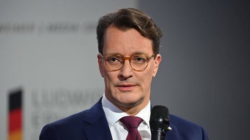 Portrait von Ministerpräsident Hendrik Wüst