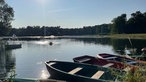 Boote am Ufer des Kalscheurer Weihers