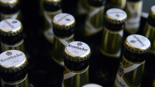 Bierflaschen mit Krombacher Pils