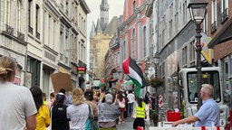 Demonstranten bei der Kundgebung in Aachen