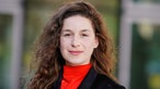 Die Schauspielerin und Sängerin Lou Strenger nach einer Pressekonferenz zu den Nibelungen-Festspielen 