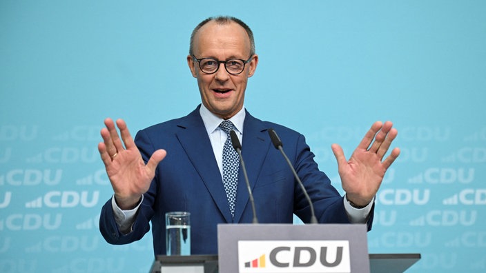 Bundeskanzler Friedrich Merz bei Pressekonferenz zum Umgang mit der AfD.