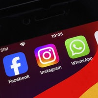 Auf einem iPhone sind verschiedene Apps von Meta zu sehen.