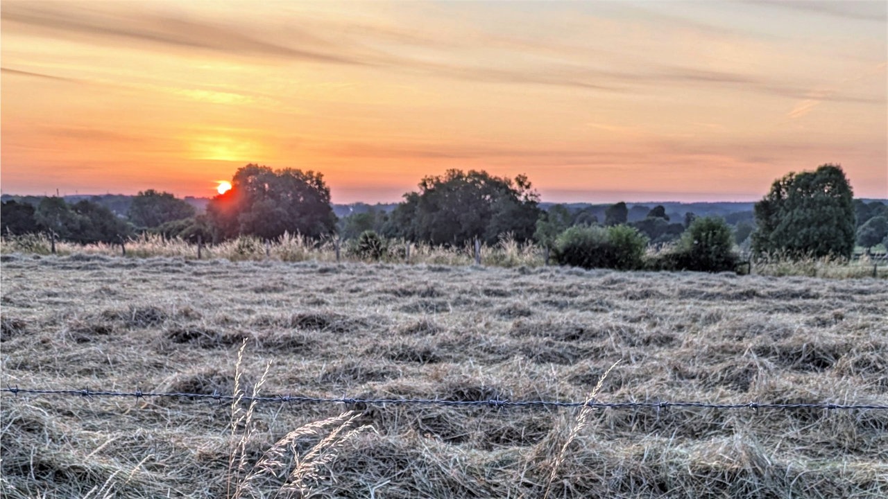 Sonnenaufgang in Walheim mit Blick Richtung Kornelimünster 