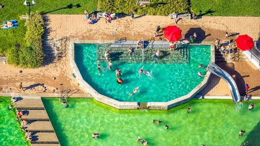 Luftaufnahme des Freibades " Naturfreibad Froschloch " in Dortmund im Bundesland Nordrhein-Westfalen