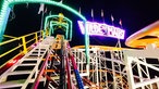 Ein Kirmes-Fahrgeschäft mit dem Namen "Wilde Maus".