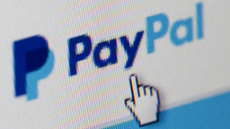 Das Bild zeigt das PayPal-Logo und einen Mauszeiger.