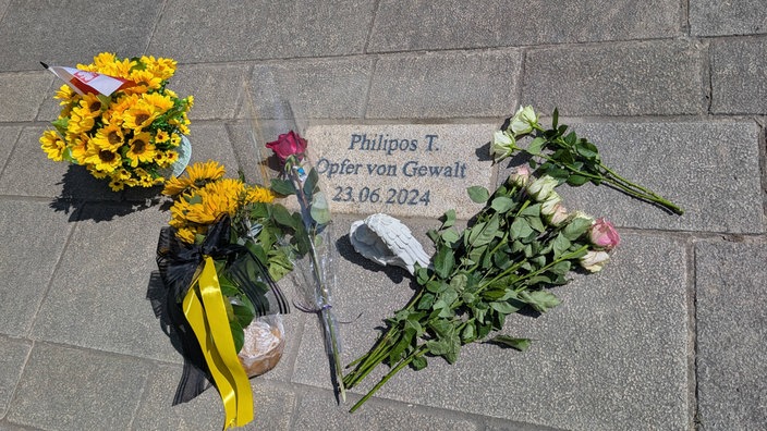 Gedenkstein von Philipos Tsanis, Opfer von Gewalt
