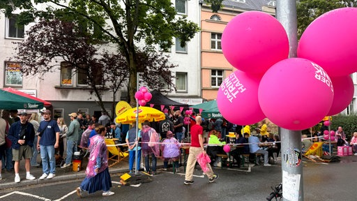Tag der Trinkhallen wird am Kiosk 18 auch im Regen gefeiert
