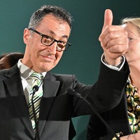 Cem Özdemir auf der Wahlparty seiner Partei. 