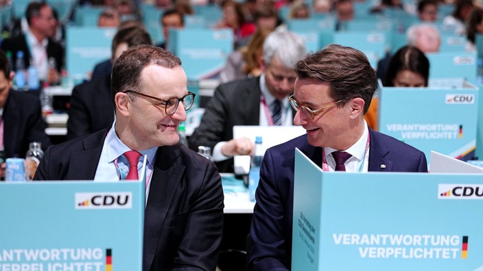 Jens Spahn und Hendrik Wüst beim CDU-Bundesparteitag