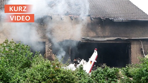 TN | Sportflugzeug stürzte in Wohnhaus 
