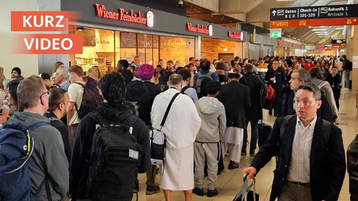 Lange Schlangen am Flughafen Köln/Bonn