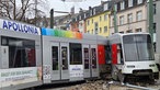 Die entgleiste Straßenbahn in Düsseldirf 