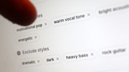 Die KI beherrscht zahllose Musikrichtungen und kann sie auch kombinieren