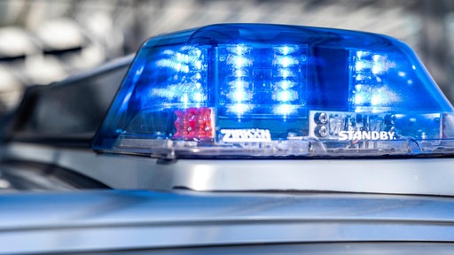 Das Blaulicht eines Polizeiwagens