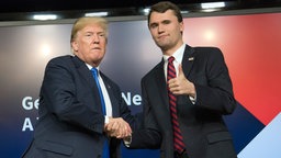 Donald Trump und Charlie Kirk beim Generation Next Summit im Weißen Haus