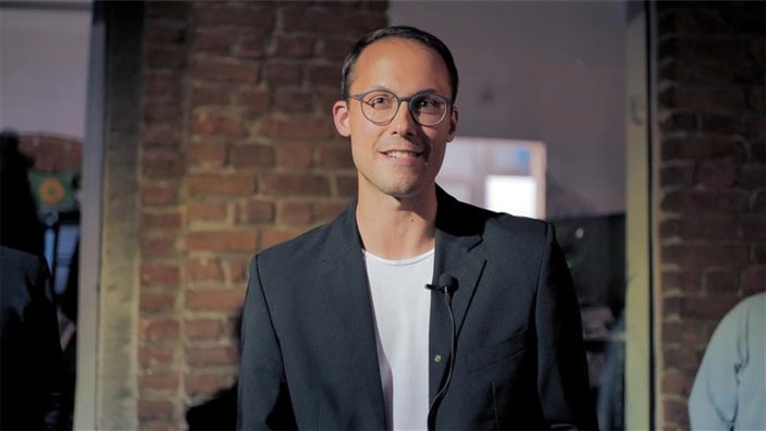 Kevin Schagen (parteilos) wird in Tönisvorst Bürgermeister.
