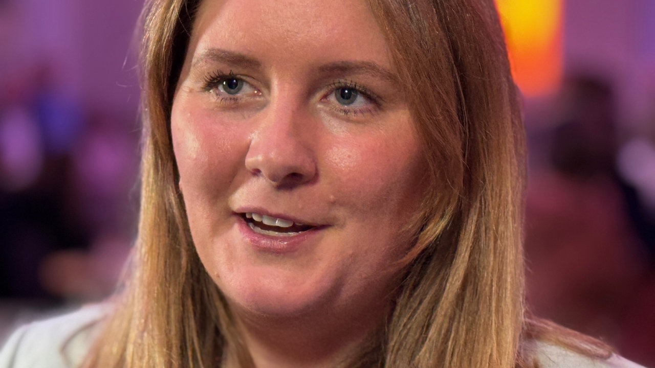 Portrait von Wuppertals Oberbürgermeisterin Miriam Scherff