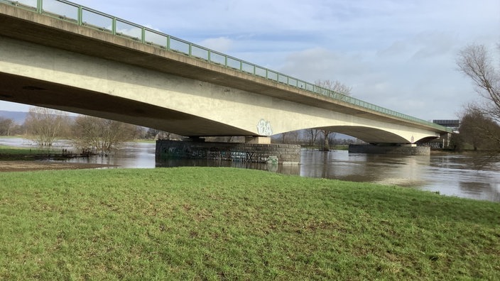 Bestehende Brücke im Bereich des Autobahnkreuzes A30 / A2