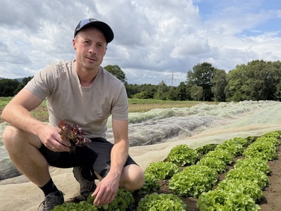 Gemüse-Landwirt Johannes Meyer zur Müdehorst auf einen seiner Felder