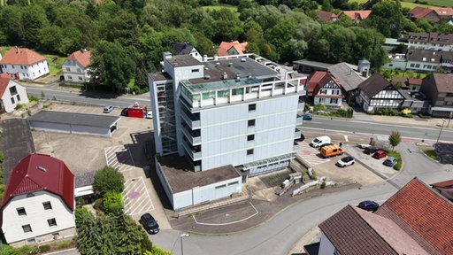 Fünf stöckiges Mehrfamilienhaus
