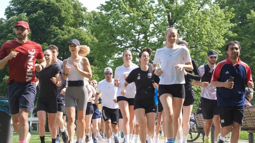 Gruppenbild des Up Running Clubs bei gemeinsamen Lauf